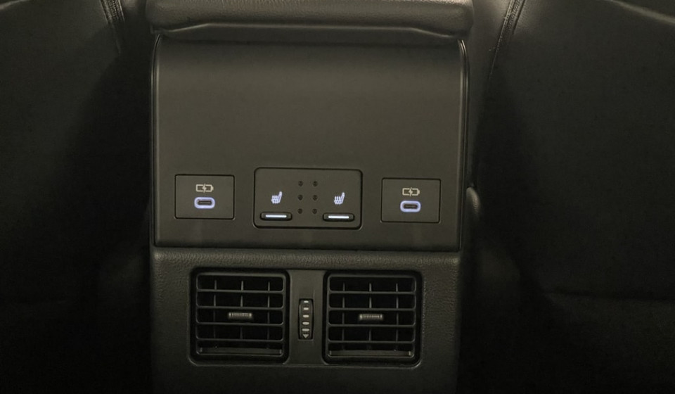 TOYOTA bZ4X Electric Premium AWD 11 kW OBC