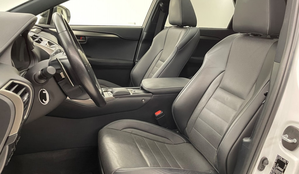 LEXUS NX 300h F Sport AWD Voll-Hybrid