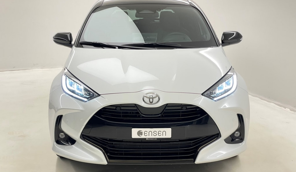 TOYOTA Yaris Hybrid 1.5 Premiere Edition