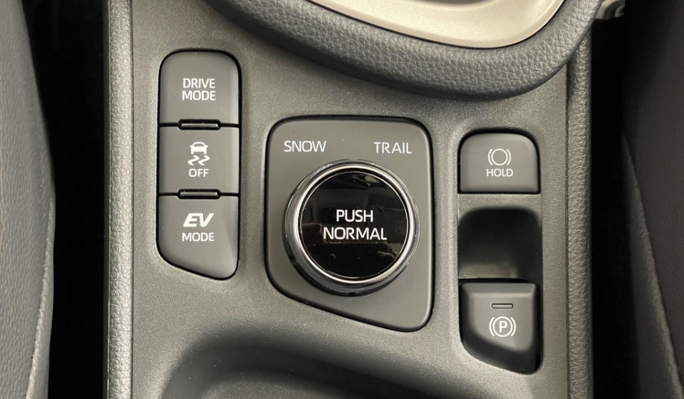 TOYOTA Yaris Cross Hybrid 1.5 Elegant AWD-i