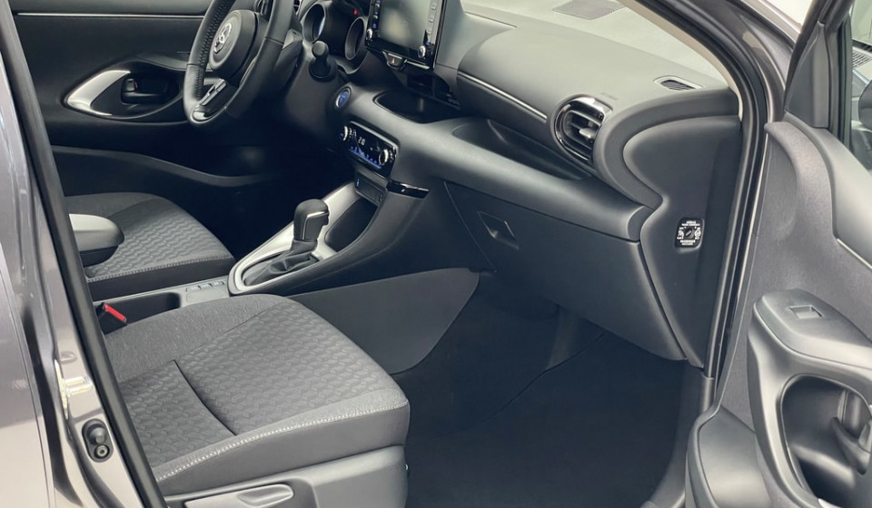 TOYOTA Yaris Hybrid 1.5 Trend