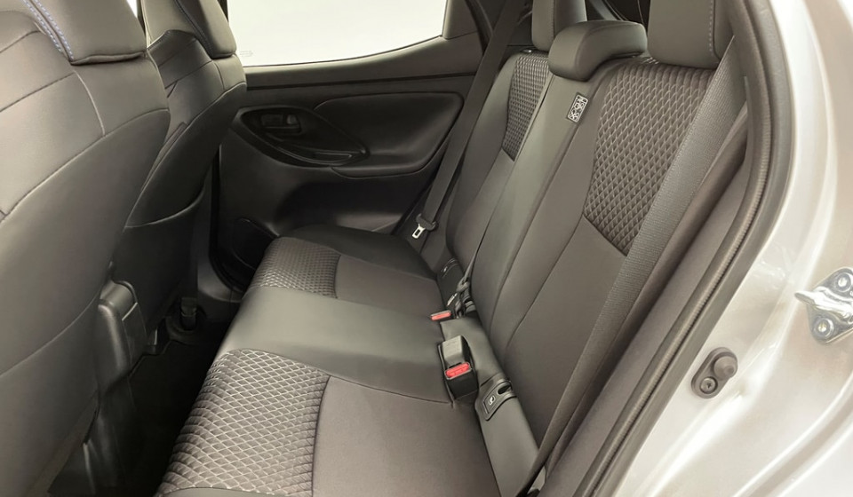 TOYOTA Yaris Hybrid 1.5 Premiere Edition