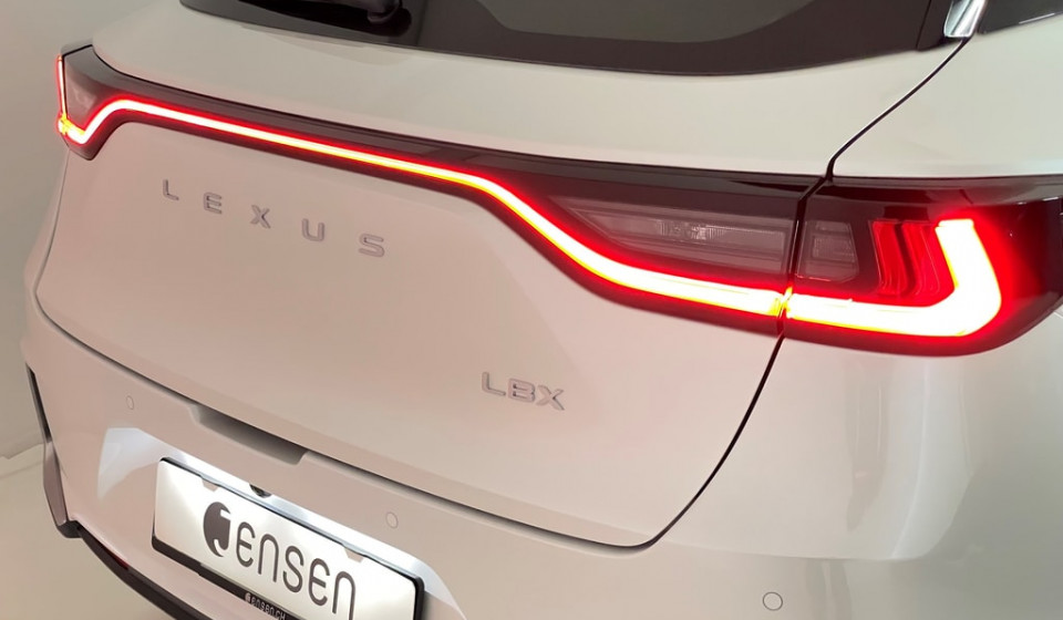 LEXUS LBX 1.5 Relax E-FOUR Voll-Hybrid