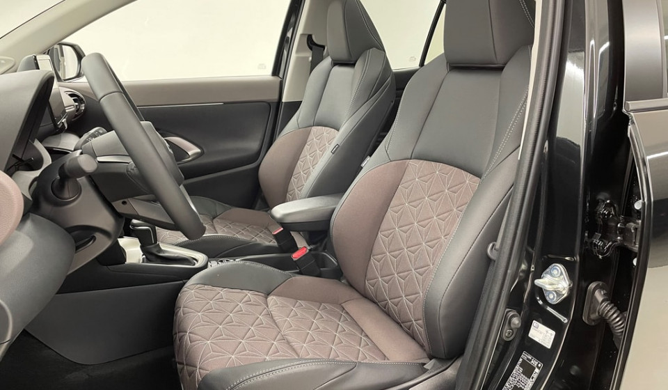 TOYOTA Yaris Cross Hybrid 1.5 Elegant AWD-i