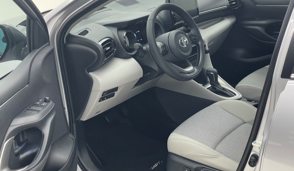 TOYOTA Yaris Hybrid 1.5 Premium