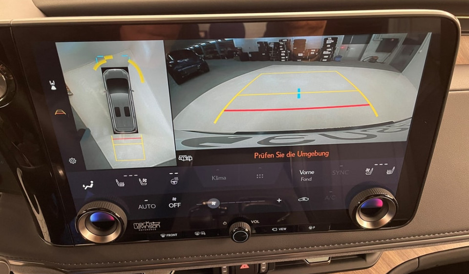 LEXUS LM 350h Excellence E-FOUR Voll-Hybrid