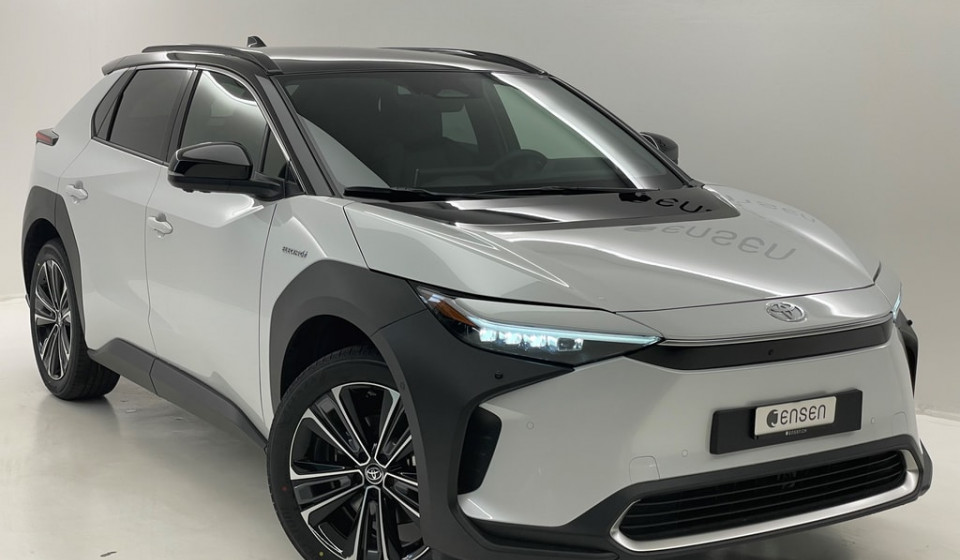 TOYOTA bZ4X Electric Premium AWD 11 kW OBC