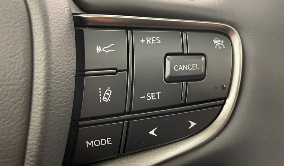 LEXUS UX 250h Comfort E-FOUR Voll-Hybrid