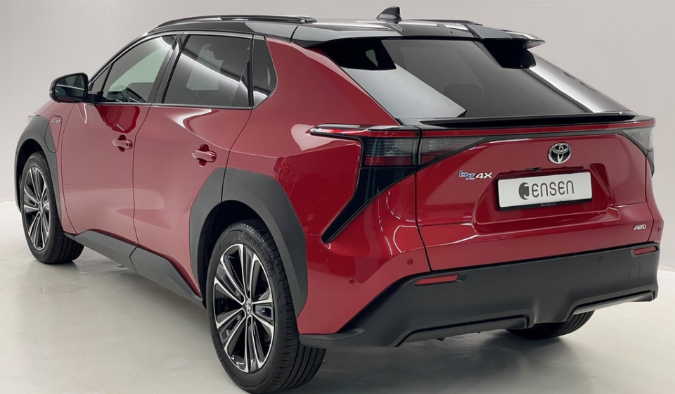TOYOTA bZ4X Electric Premium AWD 11 kW OBC
