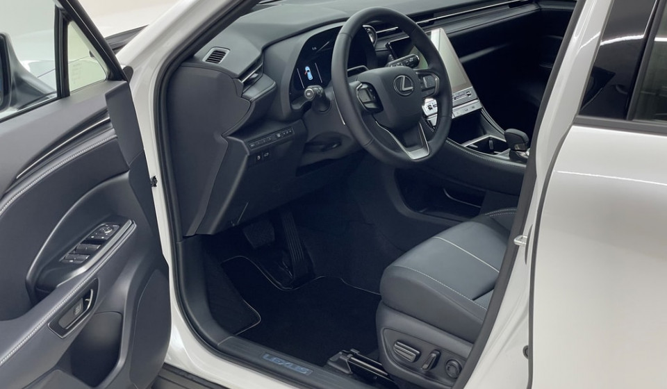 LEXUS LBX 1.5 Relax E-FOUR Voll-Hybrid